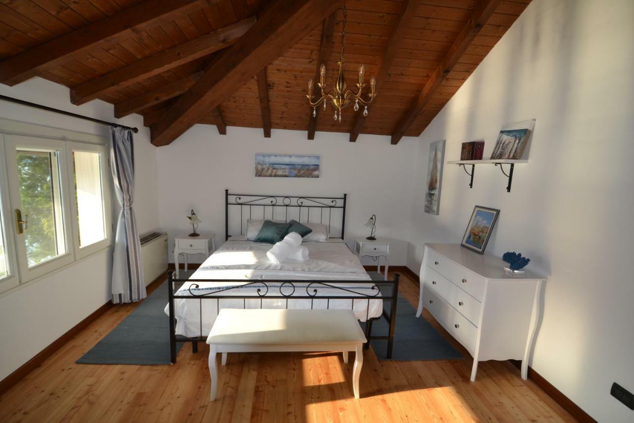 Villa Rina Deluxe And Cottage Porto Ceresio Exterior photo